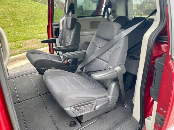2010 Dodge Caravan - Image 19 of 20