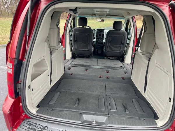 2010 Dodge Caravan - Image 16 of 20