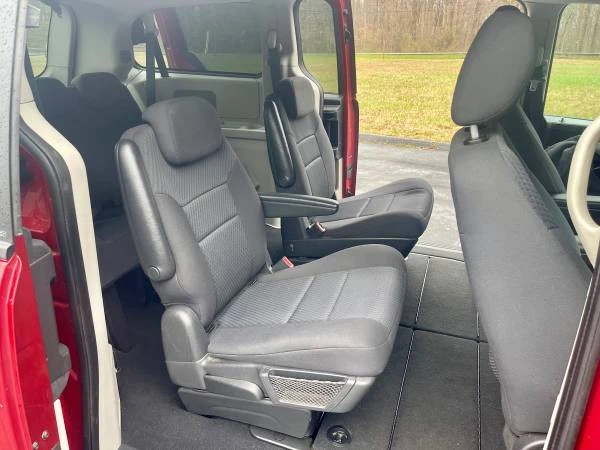 2010 Dodge Caravan - Image 12 of 20