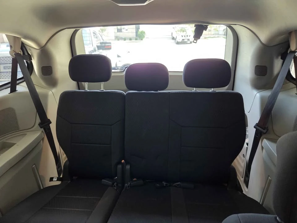2010 Dodge Caravan - Image 11 of 11