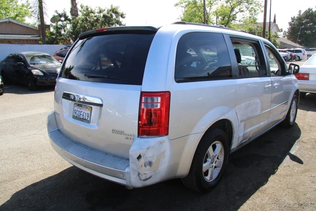 2010 Dodge Caravan - Image 9 of 24