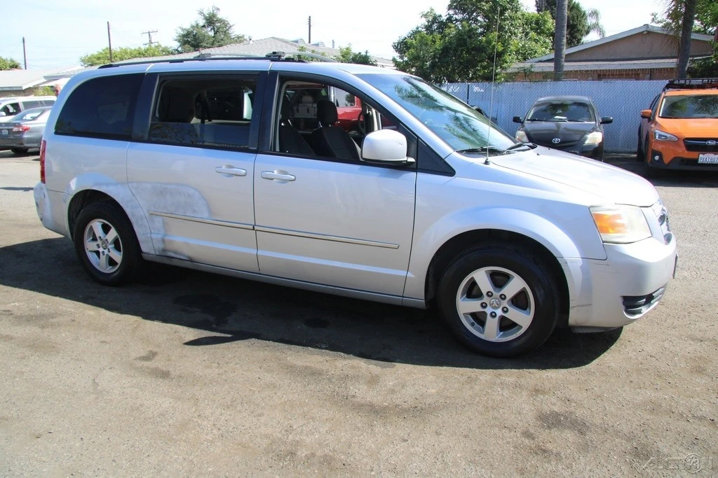 2010 Dodge Caravan - Image 10 of 24