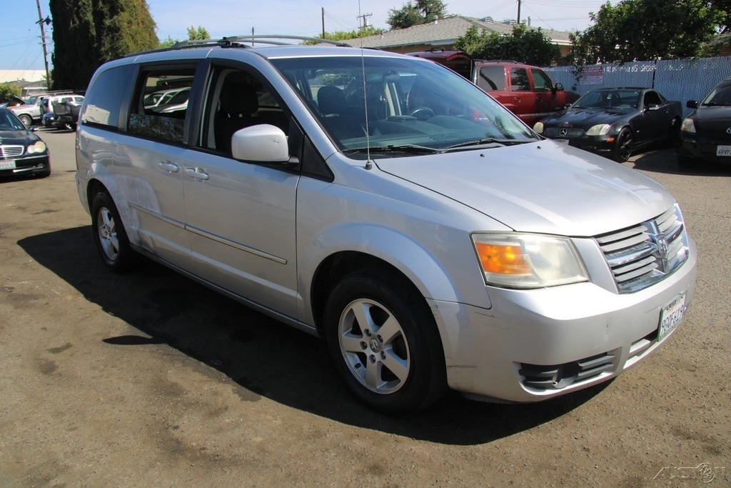 2010 Dodge Caravan - Image 11 of 24