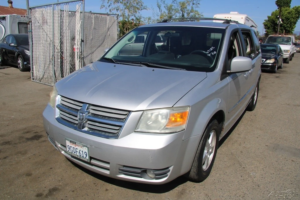 2010 Dodge Caravan - Image 2 of 24