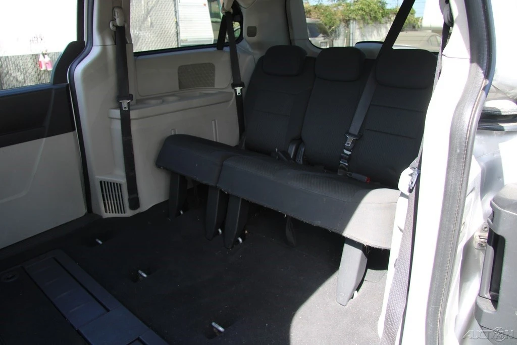 2010 Dodge Caravan - Image 22 of 24