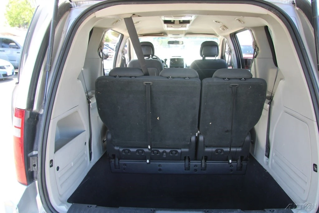 2010 Dodge Caravan - Image 23 of 24