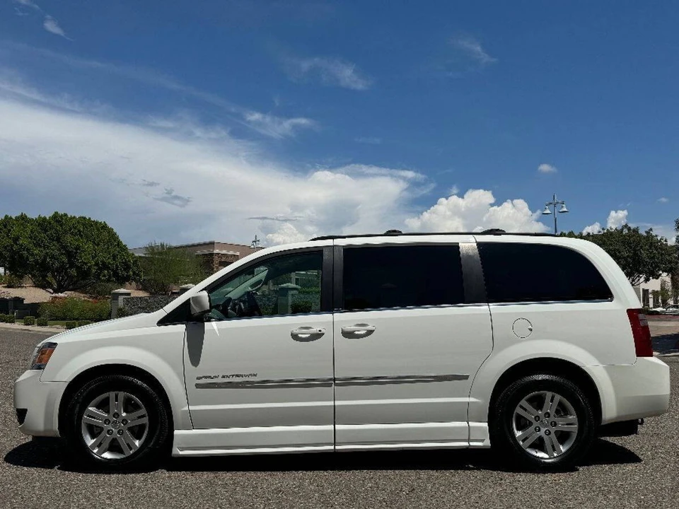 2010 Dodge Caravan - Image 11 of 15