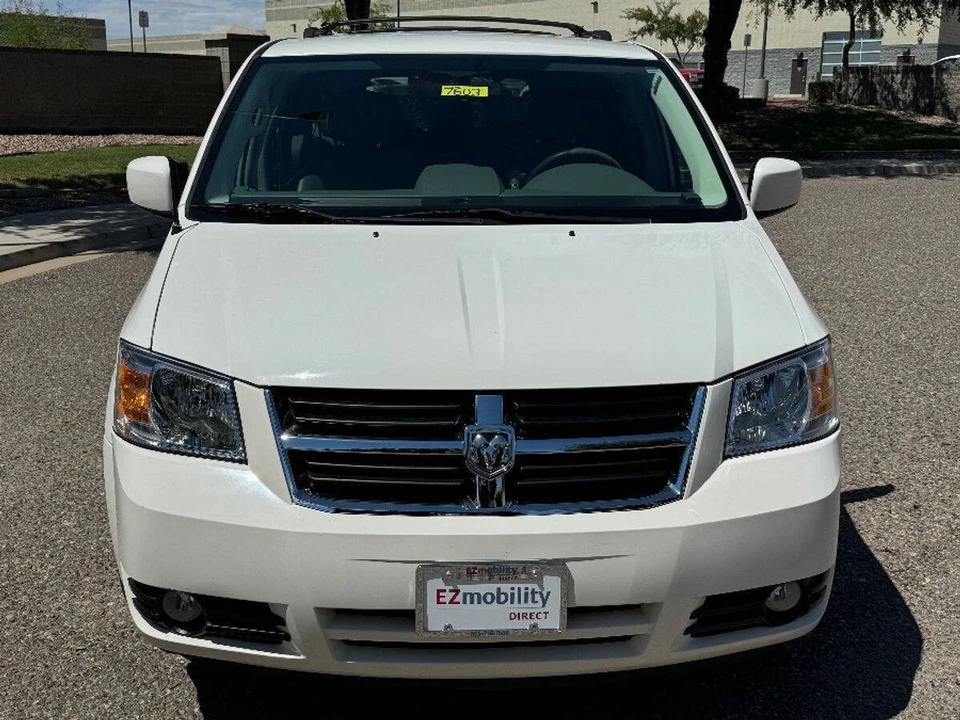 2010 Dodge Caravan - Image 10 of 15