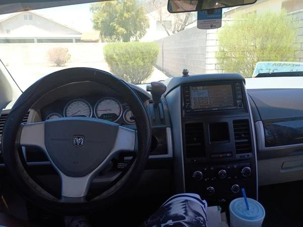 2010 Dodge Caravan - Image 5 of 22