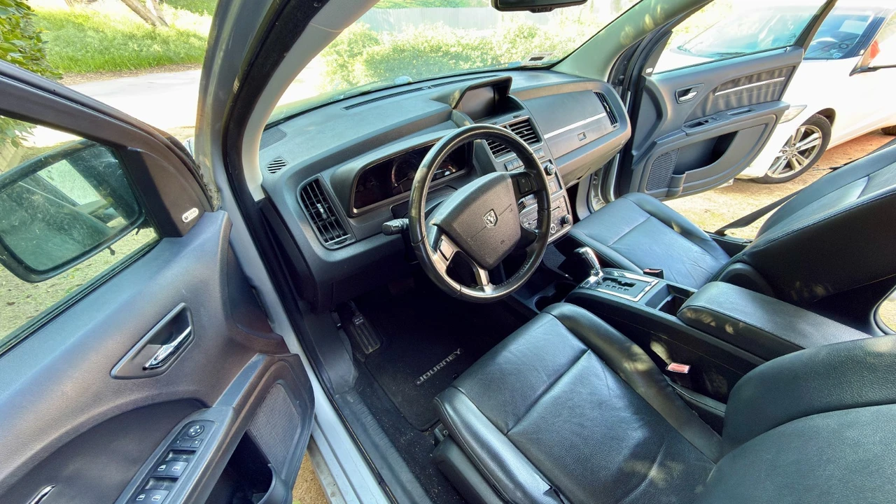 2010 Dodge Journey - Image 15 of 20
