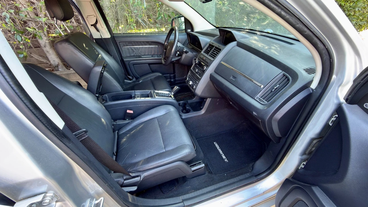 2010 Dodge Journey - Image 11 of 20