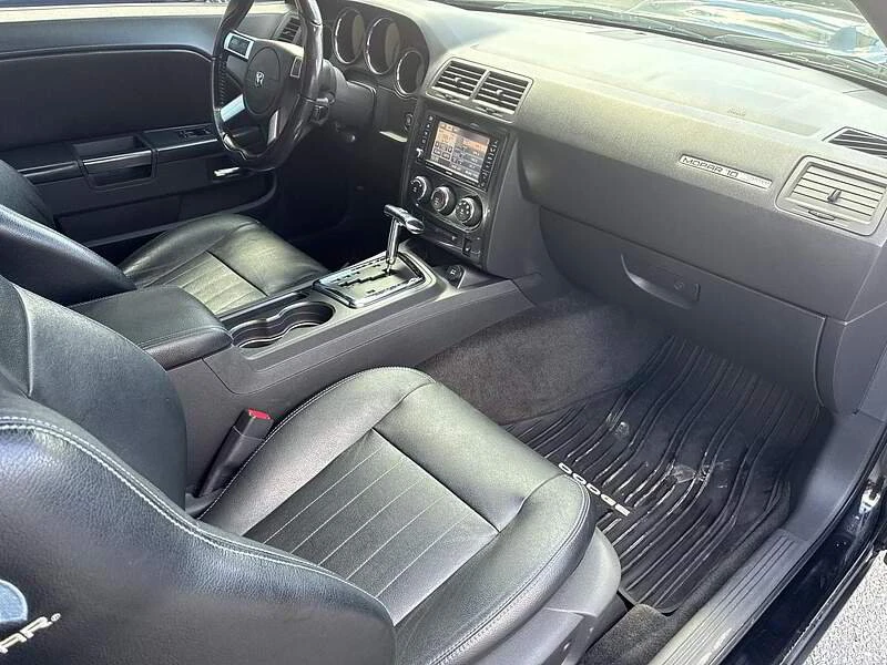 2010 Dodge Challenger 3rd Gen - Image 13 of 14