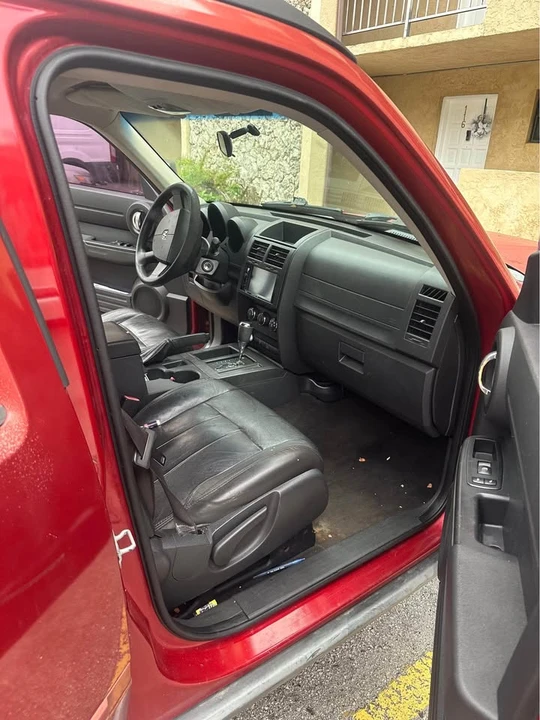 2010 Dodge Nitro - Image 6 of 7