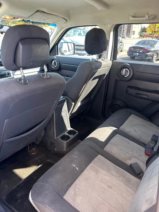 2010 Dodge Nitro - Image 7 of 10