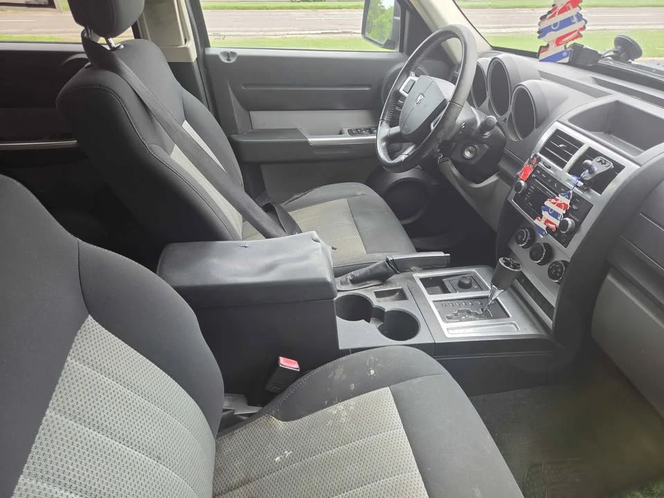 2010 Dodge Nitro - Image 2 of 5