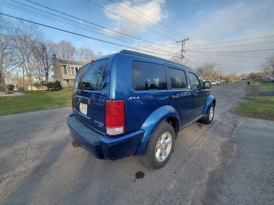 2010 Dodge Nitro - Image 5 of 11