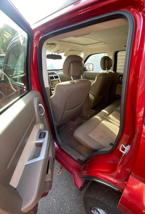 2010 Dodge Nitro - Image 6 of 8