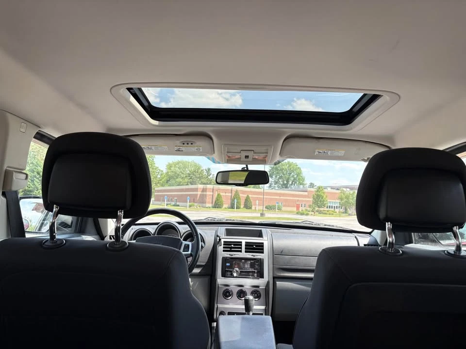 2010 Dodge Nitro - Image 19 of 19