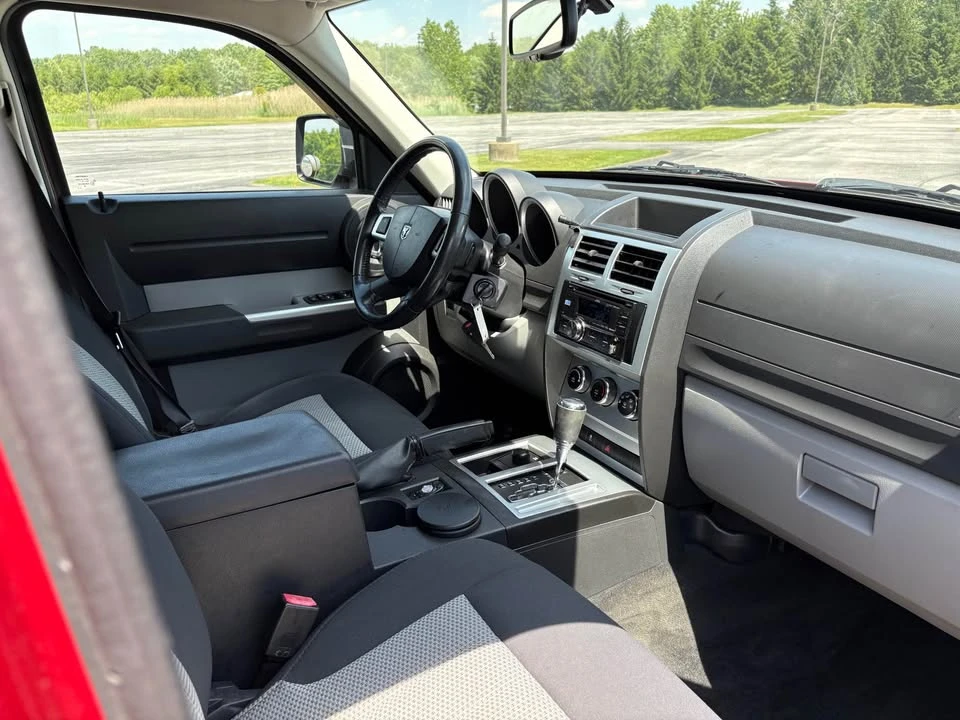2010 Dodge Nitro - Image 16 of 19
