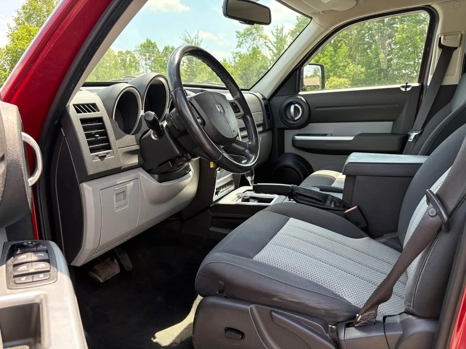 2010 Dodge Nitro - Image 13 of 19
