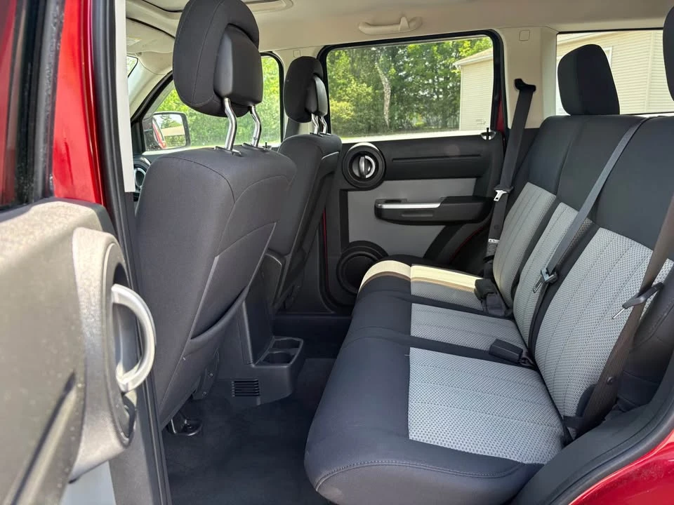 2010 Dodge Nitro - Image 15 of 19