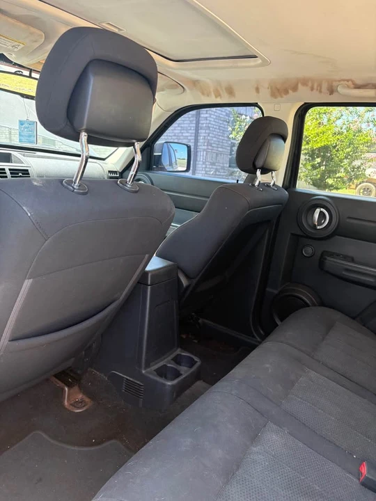 2010 Dodge Nitro - Image 5 of 6