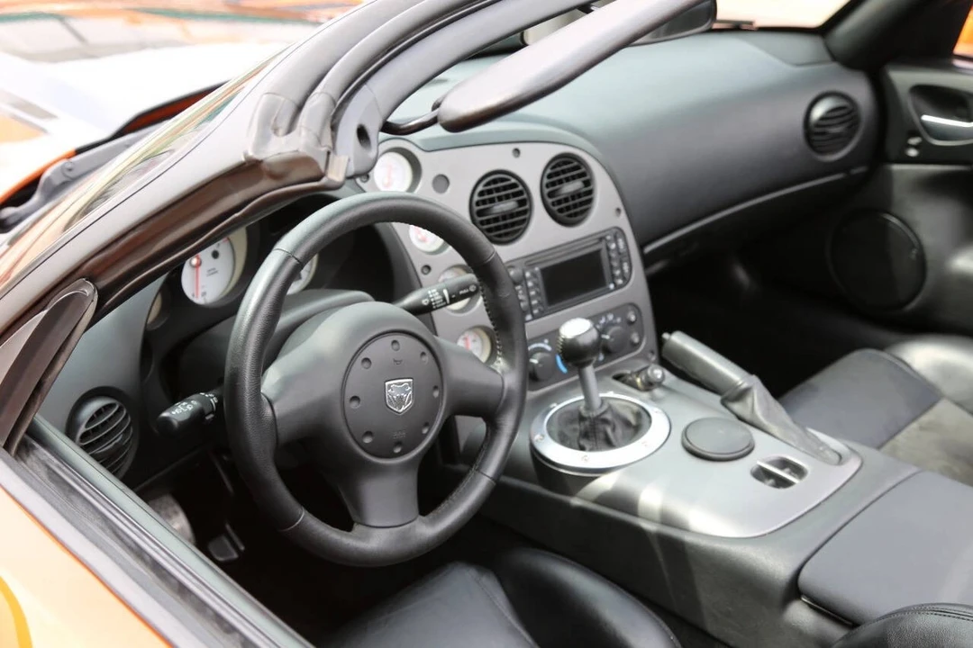 2010 Dodge Viper 5th Gen - Image 11 of 12