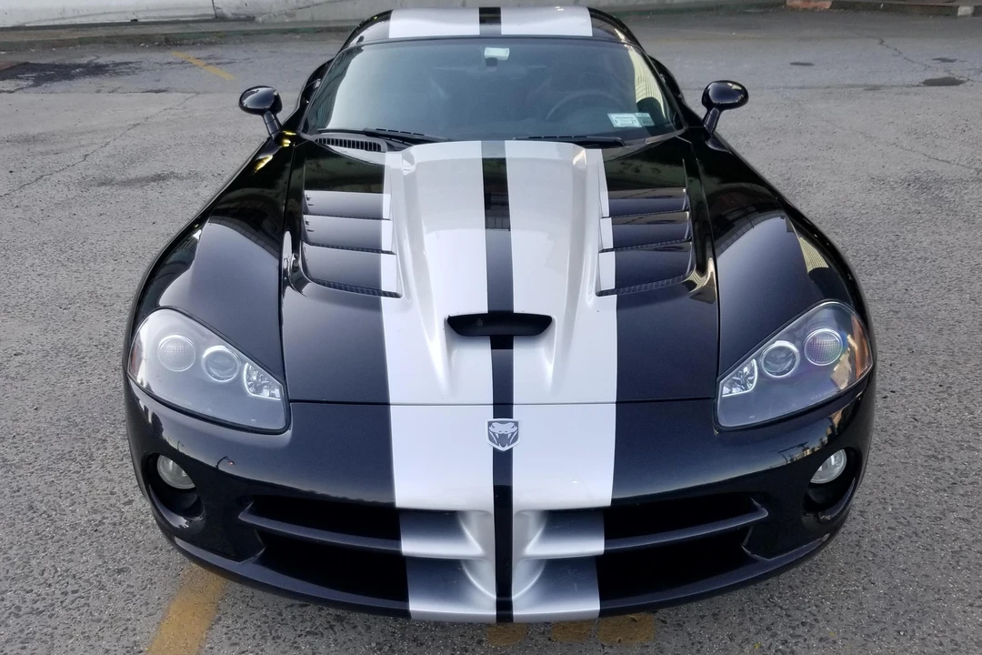 2010 Dodge Viper 4th Gen - Image 2 of 31