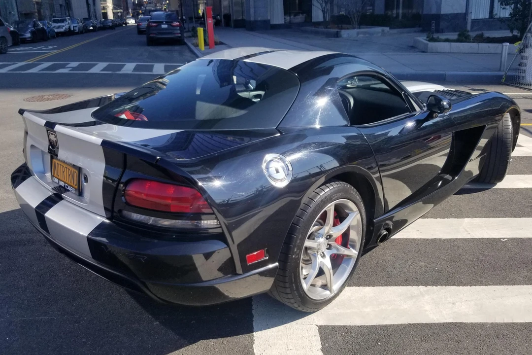 2010 Dodge Viper 4th Gen - Image 4 of 31