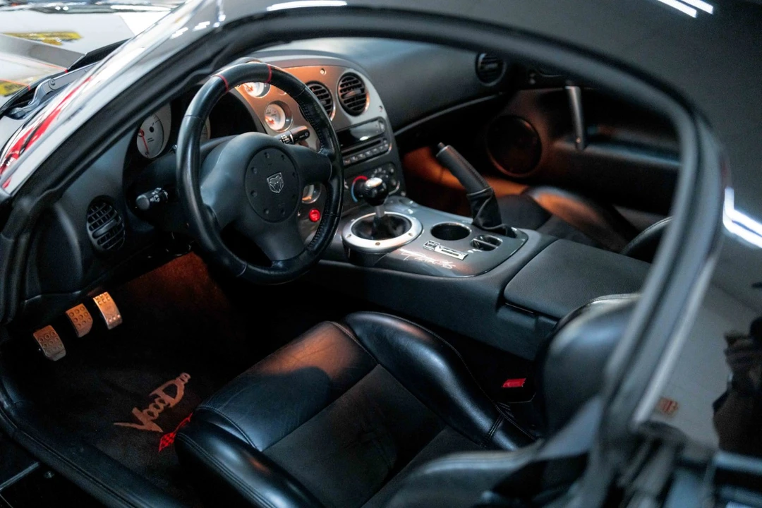 2010 Dodge Viper 4th Gen - Image 2 of 12