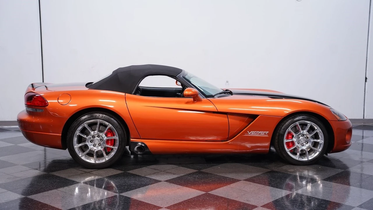 2010 Dodge Viper 4th Gen - Image 13 of 21