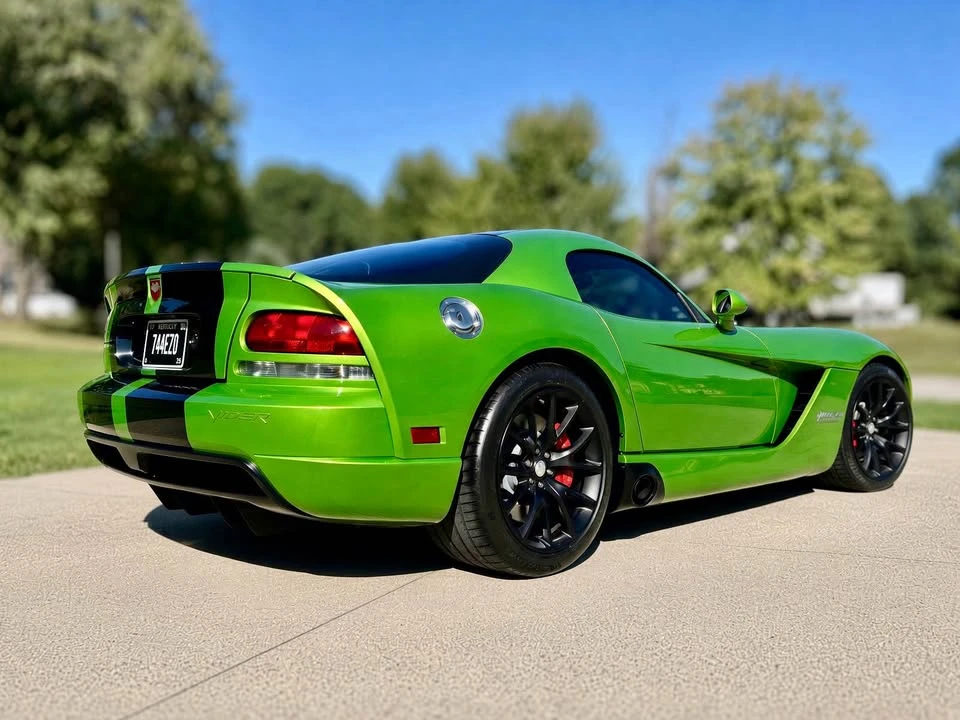 2010 Dodge Viper 4th Gen - Image 2 of 20
