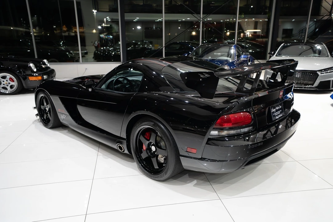 2010 Dodge Viper 4th Gen - Image 2 of 31