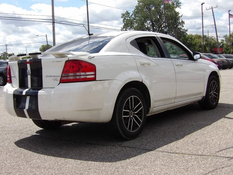 2010 Dodge Avenger Sedan - Image 4 of 19