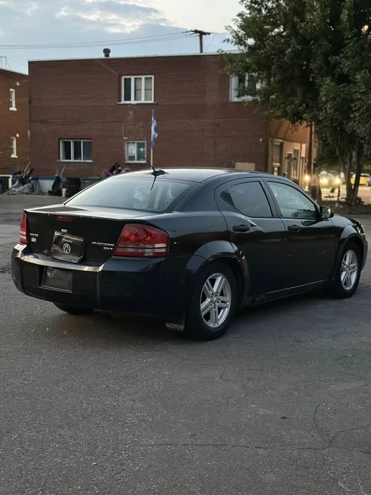 2010 Dodge Avenger Sedan - Image 5 of 16