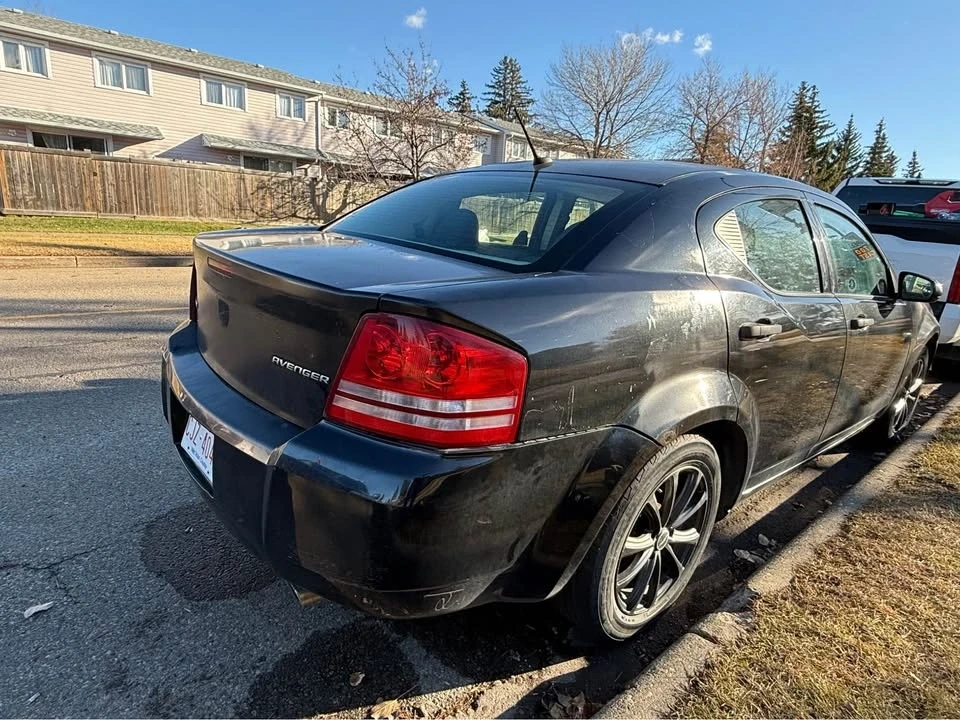 2010 Dodge Avenger Sedan - Image 5 of 10