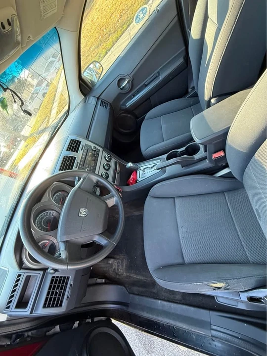 2010 Dodge Avenger Sedan - Image 7 of 10
