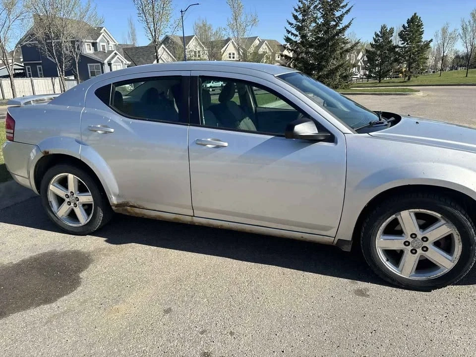 2010 Dodge Avenger Sedan - Image 5 of 12