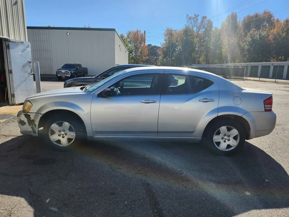 2010 Dodge Avenger Sedan - Image 3 of 9