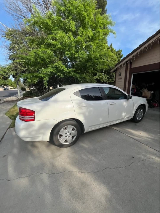 2010 Dodge Avenger Sedan - Image 2 of 11