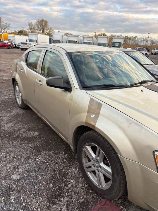 2010 Dodge Avenger Sedan - Image 2 of 4