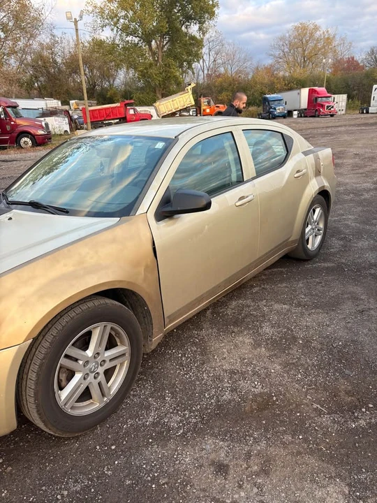 2010 Dodge Avenger Sedan - Image 3 of 4