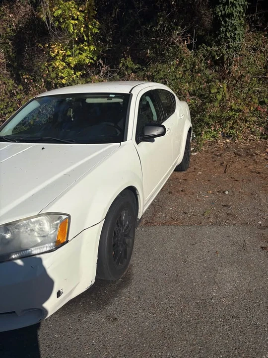 2010 Dodge Avenger Sedan - Image 2 of 5