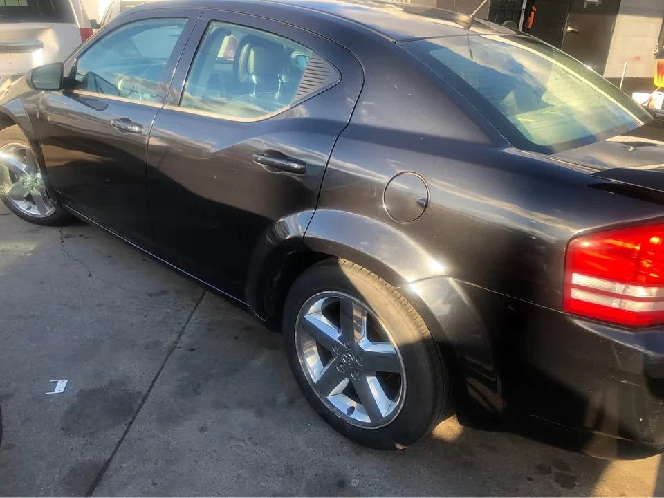2010 Dodge Avenger Sedan - Image 3 of 8