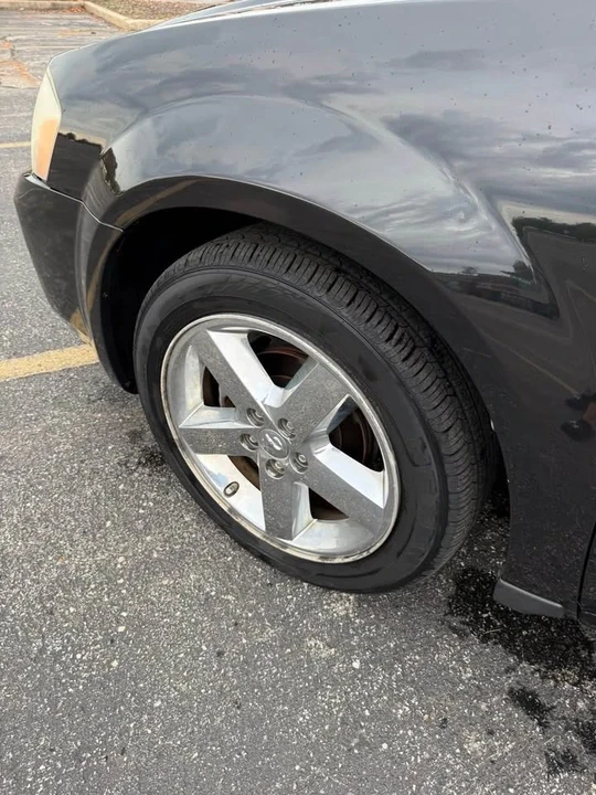 2010 Dodge Avenger Sedan - Image 7 of 13