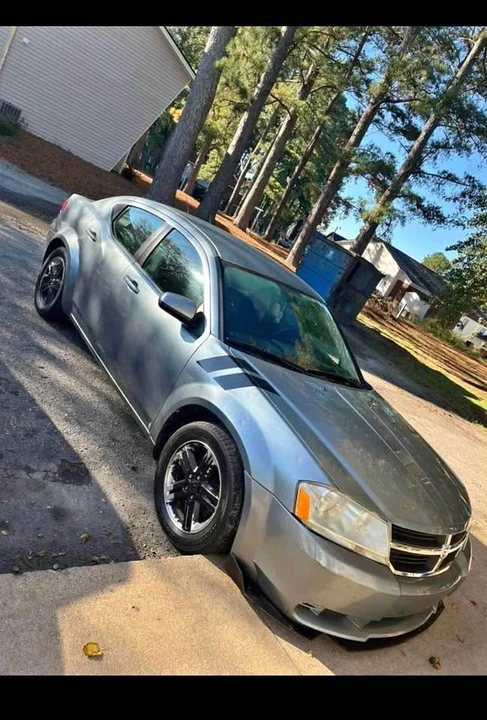 2010 Dodge Avenger Sedan - Image 2 of 5