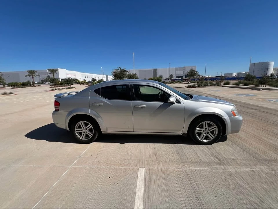 2010 Dodge Avenger Sedan - Image 11 of 14