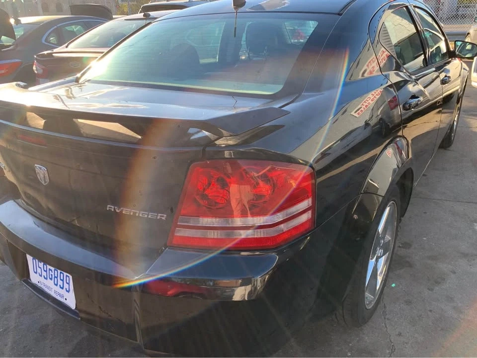 2010 Dodge Avenger Sedan - Image 6 of 8