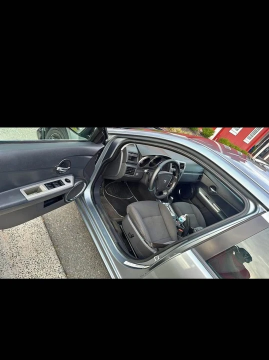 2010 Dodge Avenger Sedan - Image 3 of 5
