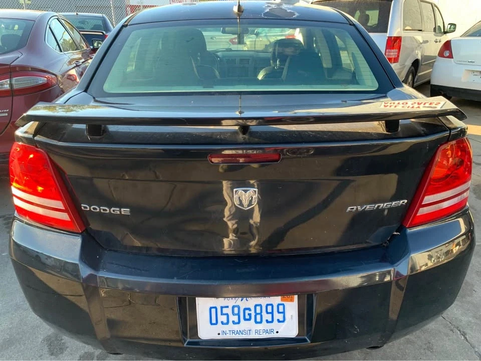 2010 Dodge Avenger Sedan - Image 5 of 8